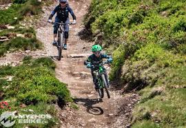Mountainbiken Mit Kind In Saalbach Hinterglemm E Bike Touren Mountain Biking Kinder Mtb