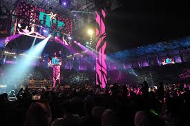 Com o card praticamente fechado para o evento de duas noites, a wwe está trabalhando firme na construção do cenário do show. Wwe Reportedly Hoping For Huge Crowd Of 45 000 Fans At Wrestlemania 37