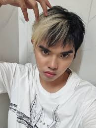 hourly pablo 🌭 (@hourlynasejun)