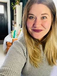 Deena Timmons's Instagram, Twitter & Facebook