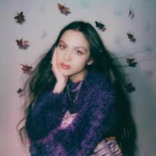 verse 1 i got my driver's license last week just like we always talked about 'cause you were so excited for me to finally drive up to your house but today i drove through the suburbs crying 'cause. Olivia Rodrigo On Drivers License Taylor Swift And What Comes Next