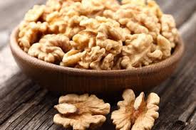 Wird die einnahme von pflanzlichem eisen mit vitamin c kombiniert, kann es der körper besser resorbieren. Naturliche Lebensmittel Mit Viel Eisen Eatmovefeel