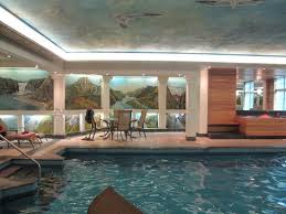 Enjoy the charming quebec province from chic montréal to historic québec city. Piscine Interieur Et Spa Picture Of Best Western Plus City Centre Centre Ville Quebec City Tripadvisor