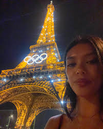 Selfie town!!! (Kim around the 🌍)