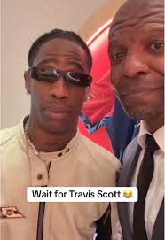 Travis Scott y Terry Crews imitan la sonrisa de Thierry Henry