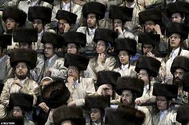 Ultra Orthodox Jewish Bride Marries In Front Of Thousands Jewish Bride Jewish Wedding Ultra Orthodox Jewish Wedding