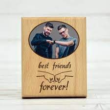 A collection of gifts and ideas to celebrate those who make your world better and brighter. Friendship Day Gifts 2021 Buy Send Gifts For Friends Online In India Igp Com