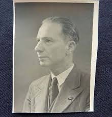 Frank Hanover's Instagram, Twitter & Facebook