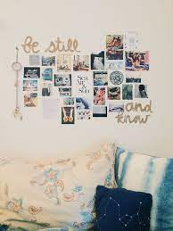 It's super easy to hang wall prints for your bedroom. 10 Cute Photo Decor Ideas For Your Dorm Dorm Wall Decor Dorm Wall Art Cute Dorm Rooms