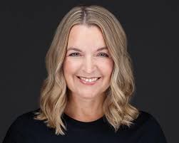 Her Perfect Life: A Novel of Sisters and Secrets: Taylor, Rebecca:  9781728206653: Amazon.com: Books