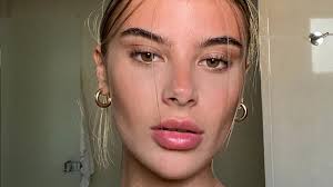 Contact loredana chivu on messenger. Gntm Kandidatin Das Ist Der Grund Fur Ihre Dicken Lippen Watson