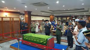 Former deputy minister & member of umno supreme council) Ahmad Zahid Hamidi On Twitter Berkesempatan Menziarahi Jenazah Allahyarham Tan Sri Abdullah B Ahmad Di Tudm Subang Alfatihah