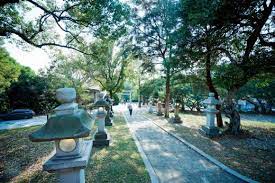 通霄神社 苗栗通霄景點 台灣也有日式神社 參拜參道與石燈籠 通霄神社 outdoor outdoor decor garden sculpture