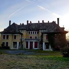 Abandoned Manor Excenevex France Aka Urbex Ozan Selamet And Manoir Du Lac En 2020 Urbex Le Manoir Franche Comte