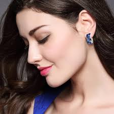 EVER FAITH Orecchini Prong Zirconia cubica festa Elegante Goccia Huggie  Cerchio Orecchini a lobo Blu Argento-fondo : Amazon.it: Moda