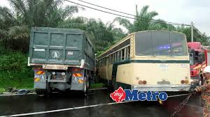 Lima rakan mereka tinggal di bahagian pulau manakala mangsa dan lelaki ini. 4 Penumpang Bas Cedera Harian Metro