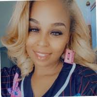 Heather Diggins's Instagram, Twitter & Facebook