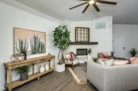 25 Hgtv Living Room Makeovers Hgtv Hgtv Living Room Living Room Designs Living Room Pictures