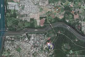 Commuter flights connect belize to chetumal city, cancun and merida in mexico, flores city (near tikal) in guatemala, and san pedro sula in honduras. Iguazu Die Wasserfalle Auf Der Argentinischen Seite Argentinien