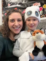 🏫 FES was lucky to have Peter Brown, author of their One Book One School  title: The Wild Robot Escapes, do a virtual visit with the school. They  read his first novel