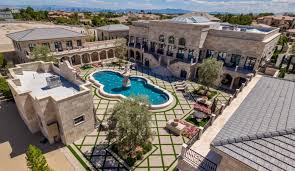In the main house, a formal living room has ten sets of french doors, while a lavish formal dining room and gourmet kitchen imported from italy would delight. Floyd Mayweather Throws Down 10 Million For Las Vegas Mansion Los Angeles Times