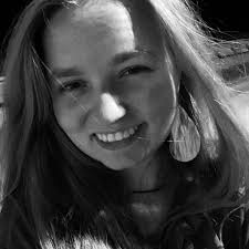 Has anyone had a good experience with the vet tech program through penn  foster? I do want to enroll but I am still thinking about my options, I  don't want to make