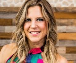 Melanie Winder's Instagram, Twitter & Facebook