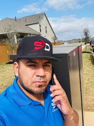 Para lograr cumplir tus metas debes poner a Dios por delante , trabajar  cada dia por lo que deseas, ser organizado , disciplinado y sobre todo  creer en ti mismo .