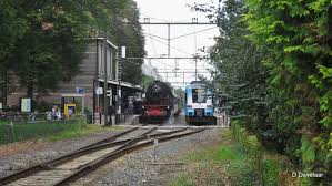 Station lunteren is een spoorwegstation aan de valleilijn (vroeger het kippenlijntje) in het nederlandse dorp lunteren. Treinenfoto S Door Ddavelaar Op Station Lunteren