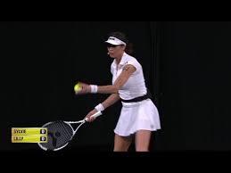 Model lilly becker (43) musste sich im duell gegen geschäftsfrau sylvie meis (42) beweisen. Spiel Satz Sieg I Sylvie Meis Vs Lilly Becker Spiel 10 Schlag Den Star Youtube