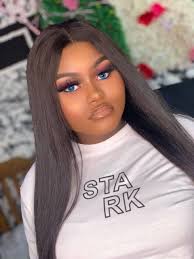 Make-up artist in Benin