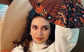 Explore tweets of diana daniels @dianaanddaniel on twitter. Myartis Com Myartis My Artis Diana Danielle Diserang Netizen Pertikai Pkpb Umum Di Saat Akhir