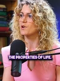 Sara Amani's Instagram, Twitter & Facebook