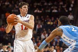 In addition to the news that harris will be out until the playoffs, it's been revealed that the sharpshooter is dealing with a strained glute, rather than just a sore hip. Virginia Cavaliers Basketball Player Profiles Joe Harris Streaking The Lawn