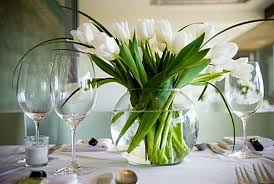 Nothing enhances a table like a beautiful floral arrangement. 25 Dining Table Centerpiece Ideas Flower Centerpieces Wedding Tulip Centerpiece Wedding Table Flowers