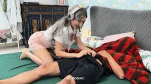 My Younger Sister (E-girl Cindy) Came Home From School And Found That The  Person Lying