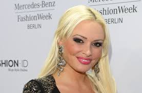 Umso überraschender ist es, wenn die katze sich mal ganz ungeschminkt zeigt. Daniela Katzenberger Zeigt Sich Ungeschminkt