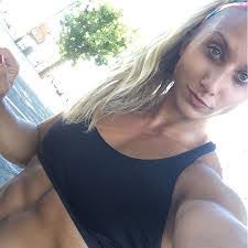 Shannon Courtney's Instagram, Twitter & Facebook