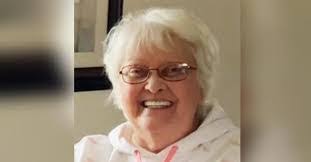 Donna Roan's Instagram, Twitter & Facebook