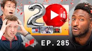 What is he saying at 23:00-23:05 "john boyce dave steve"? : r/ENGLISH