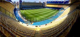 Meet your guide in central buenos aires and head to the south part of the city, to la boca neighborhood, home to the boca juniors stadium. Fussballkult In Buenos Aires Maradona Die Pralinenschachtel Weltreize