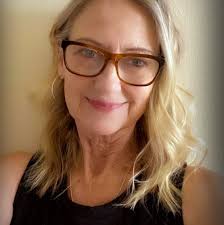 Where to donate clothes to a women's shelter in Surprise, AZ?