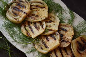 It has a layered, creamy white base and long stalk with willowy sprigs of green called fronds. Grilled Fennel Recipe She Loves Biscotti