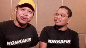 Ketiganya akan mereview beberapa menu dari toko milik konten kreator jerome polin dan jehian panangian sijabat. Hamzahbaraq1 Hamzahbaraq1 Twitter