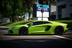 Wallpaper Lamborghini Aventador Coupe Hijau Hd Unduh Gratis Wallpaperbetter