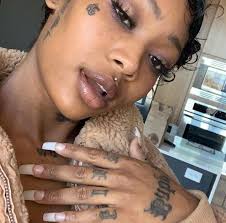 Florian silbereisen + body m… vidio yg lagi viral wanita di masukin memenya botol : Summer Walker Tattoo Meanings Summer Walker Gets A New Tattoo On Her Neck Lipstick Alley While She Seems To Be Satisfied With How The Tat Came Out In Her Instagram