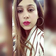 Jess Kaur's Instagram, Twitter & Facebook