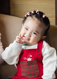 Vẻ đẹp như búp bê của con gái út nhà Khánh Thi