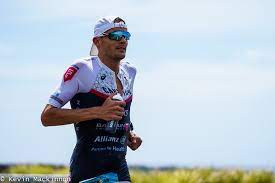 After a moment of shock before the finish line: I Would Rather Do This Than Kona Lionel Sanders Says Of The Zwift Tri Battle Royale Triathlon Magazine Canada