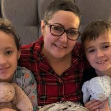 Fundraiser for Thomas Jones by Sarah Harlock : Michelle's final wish of  making memories with her family.